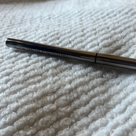 Eyeliner - Picture 4 of 9